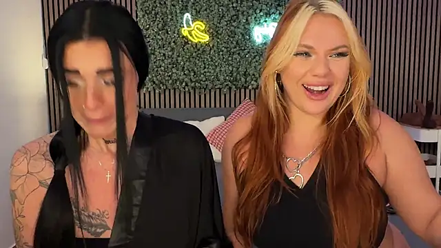 Snapshot of AnjaAmelia chatting on 1, 11, 2025 AnjaAmelia online show from 1, 11, 2025