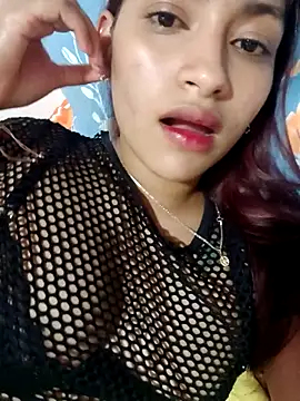 Snapshot of annie-19 chatting on 13, 9, 2025 annie-19 online show from 13, 9, 2025