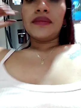 Snapshot of annie-19 chatting on 19, 9, 2025 annie-19 online show from 19, 9, 2025
