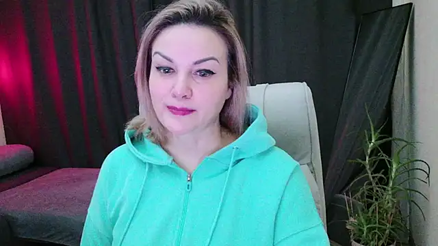 MishaMILF online show from 2, 3, 2025