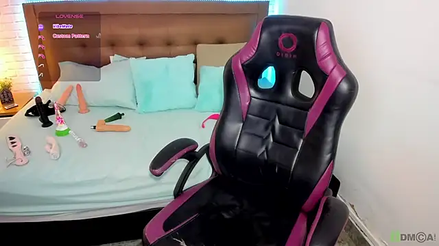 mila katts online show from 7, 11, 2025