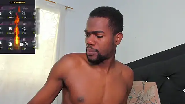 Snapshot of santi_brown chatting on 15, 10, 2025 santi brown online show from 15, 10, 2025