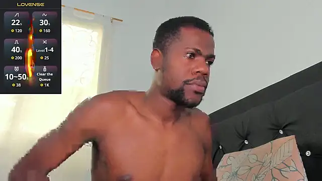 Snapshot of santi_brown chatting on 10, 10, 2025 santi brown online show from 10, 10, 2025