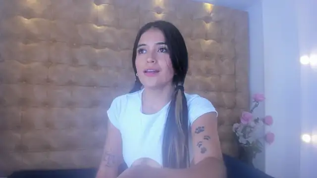 violet giraldo online show from 29, 4, 2026