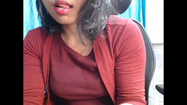 Snapshot of CuteRhea69 chatting on 16, 11, 2025 CuteRhea69 online show from 16, 11, 2025