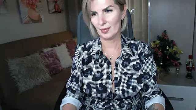 sensualEmilia online show from 17, 12, 2024