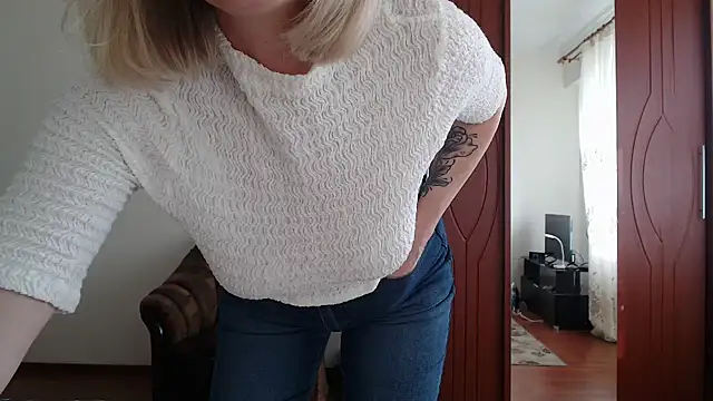 sensualEmilia online show from 6, 11, 2025