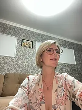Snapshot of sensualEmilia chatting on 21, 5, 2026 sensualEmilia online show from 21, 5, 2026