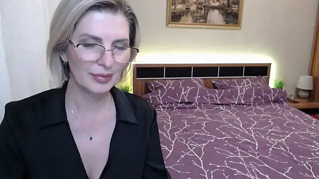 sensualEmilia online show from 13, 4, 2026