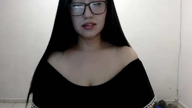 Snapshot of YummymeowW chatting on 18, 1, 2025 YummymeowW online show from 18, 1, 2025