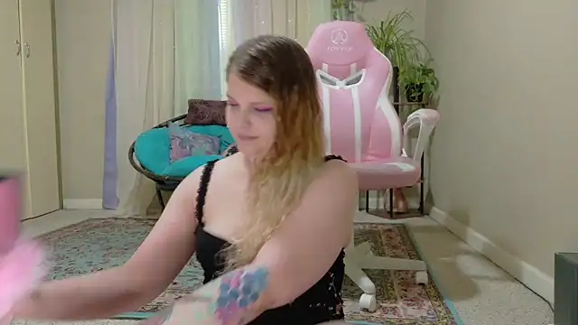 Emihaze online show from 8, 4, 2026