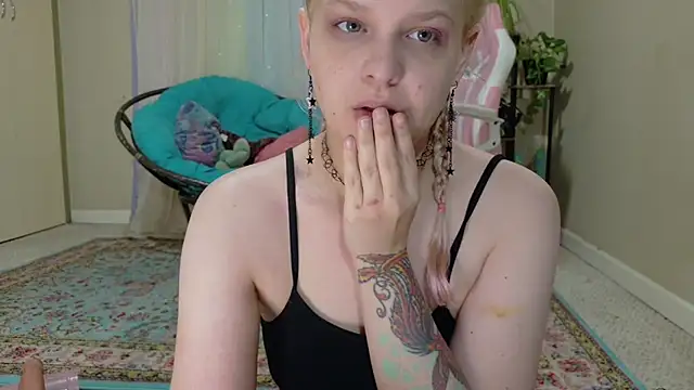 Snapshot of Emihaze chatting on 17, 6, 2026 Emihaze online show from 17, 6, 2026