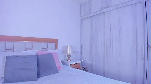 Snapshot of mia_hank chatting on 12, 11, 2025 mia hank online show from 12, 11, 2025