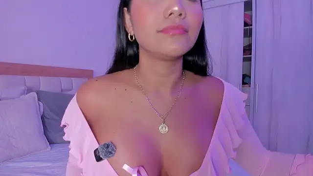 Snapshot of mia_hank chatting on 15, 10, 2025 mia hank online show from 15, 10, 2025