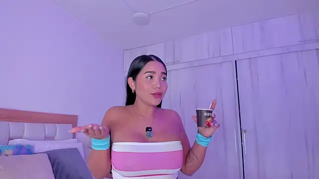 Snapshot of mia_hank chatting on 31, 10, 2025 mia hank online show from 31, 10, 2025