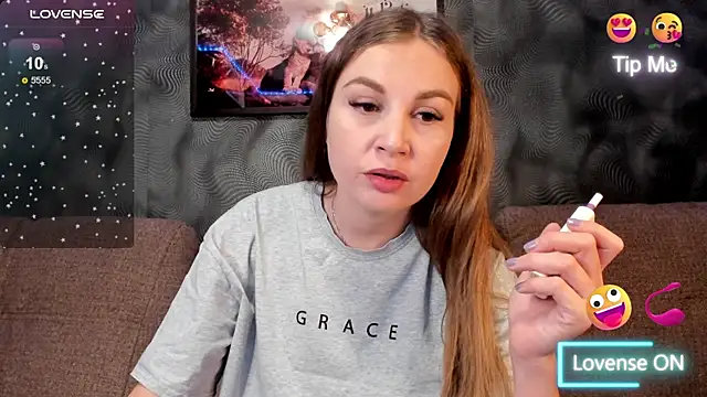 CassieMils online show from 30, 10, 2025