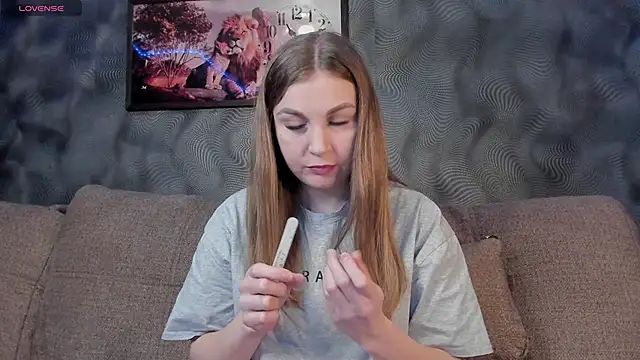 CassieMils online show from 12, 2, 2025