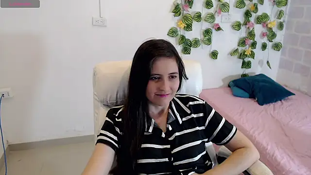 tania sweet   online show from 3, 11, 2025