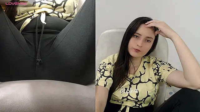 Snapshot of tania_sweet__ chatting on 21, 7, 2026 tania sweet online show from 21, 7, 2026