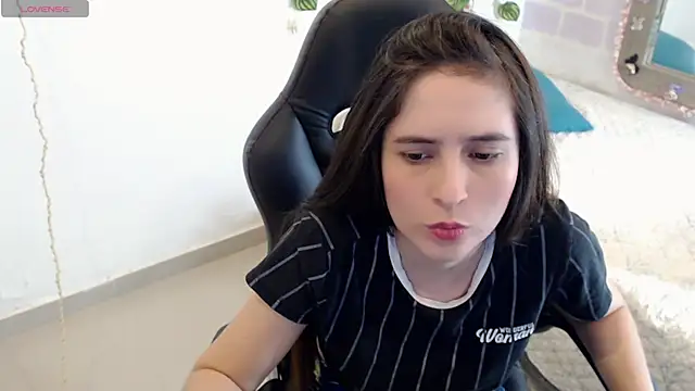 tania sweet   online show from 1, 2, 2025