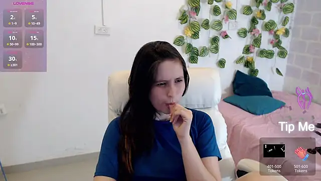 tania sweet   online show from 12, 11, 2025