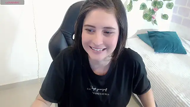 tania sweet   online show from 28, 1, 2025
