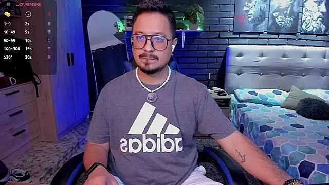 DaviidEvans  online show from 24, 4, 2026