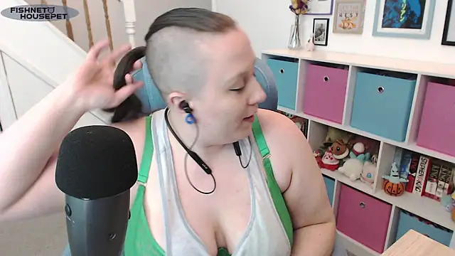 fishnethousepet online show from 19, 3, 2026