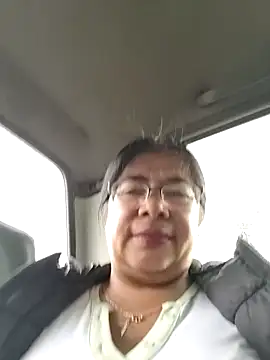 Snapshot of __valentina18 chatting on 16, 10, 2025 valentina18 online show from 16, 10, 2025