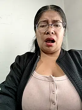 Snapshot of __valentina18 chatting on 29, 10, 2025 valentina18 online show from 29, 10, 2025