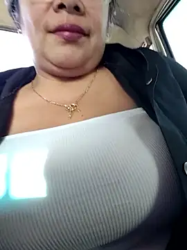 Snapshot of __valentina18 chatting on 27, 11, 2025 valentina18 online show from 27, 11, 2025