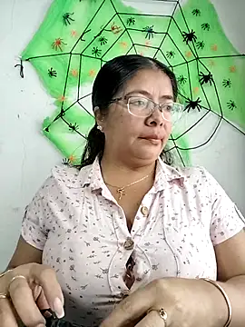 Snapshot of __valentina18 chatting on 10, 10, 2025 valentina18 online show from 10, 10, 2025