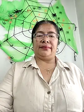 Snapshot of __valentina18 chatting on 15, 10, 2025 valentina18 online show from 15, 10, 2025