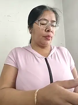 Snapshot of __valentina18 chatting on 29, 11, 2025 valentina18 online show from 29, 11, 2025