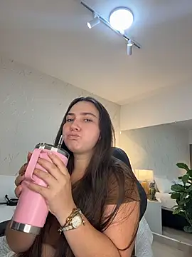 Snapshot of ava_blue chatting on 7, 6, 2026 ava blue online show from 7, 6, 2026