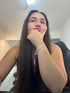 Snapshot of ava_blue chatting on 21, 5, 2026 ava blue online show from 21, 5, 2026