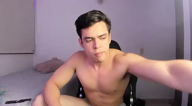 Lucian Gomez  online show from 6, 2, 2025