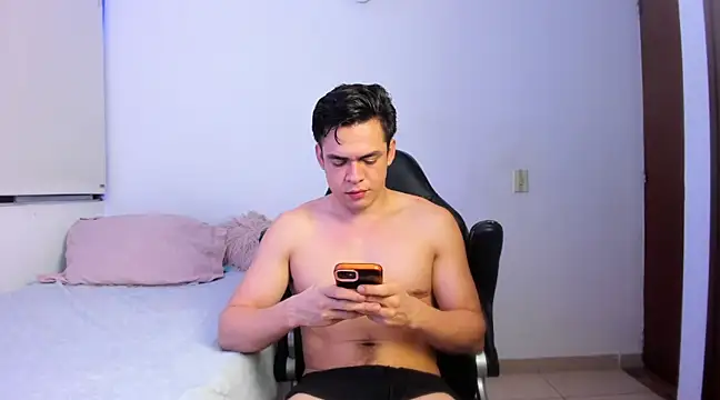 Lucian Gomez  online show from 1, 2, 2025
