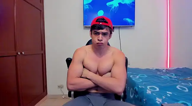 Lucian Gomez  online show from 4, 3, 2025