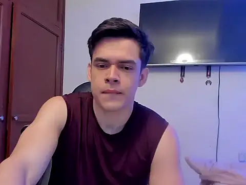 Lucian Gomez  online show from 4, 10, 2025