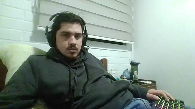 hung weeb online show from 14, 4, 2026