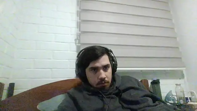 Snapshot of hung_weeb chatting on 26, 6, 2026 hung weeb online show from 26, 6, 2026