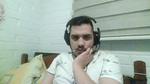 hung weeb online show from 30, 10, 2025