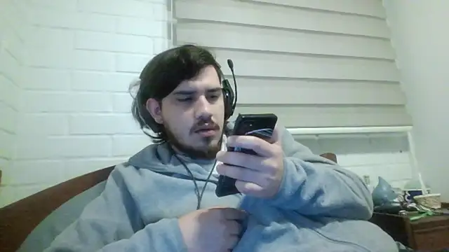 Snapshot of hung_weeb chatting on 16, 6, 2026 hung weeb online show from 16, 6, 2026