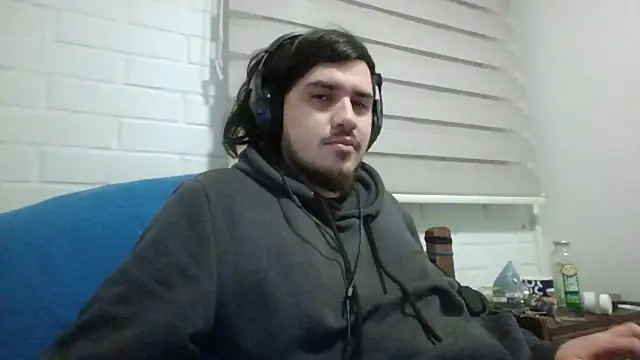 Snapshot of hung_weeb chatting on 16, 7, 2026 hung weeb online show from 16, 7, 2026