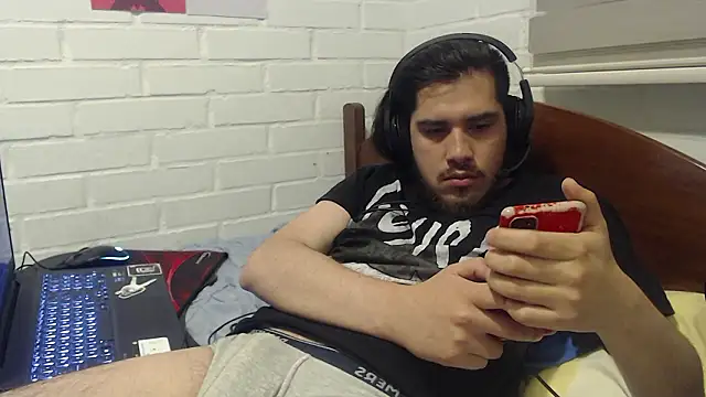 hung weeb online show from 2, 12, 2024