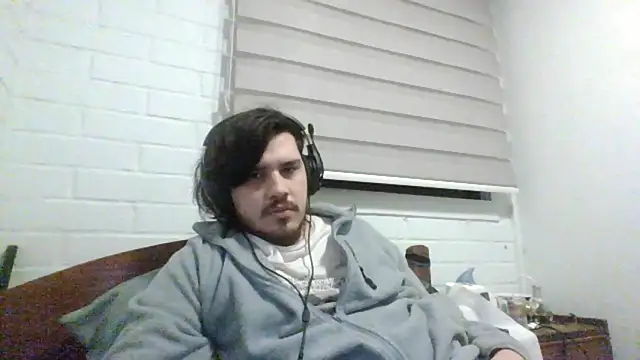 Snapshot of hung_weeb chatting on 5, 8, 2026 hung weeb online show from 5, 8, 2026