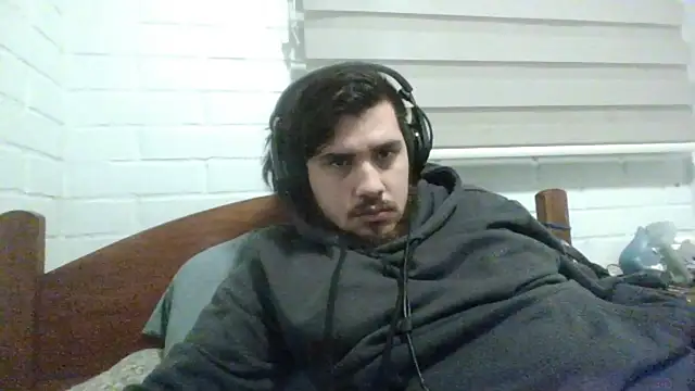 Snapshot of hung_weeb chatting on 18, 6, 2026 hung weeb online show from 18, 6, 2026