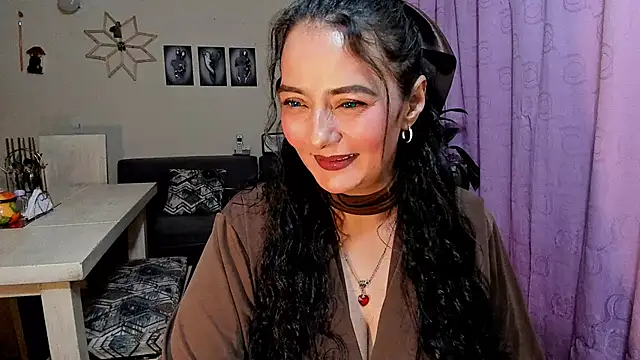 emma luxy online show from 21, 4, 2026