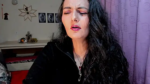 emma luxy online show from 8, 4, 2026